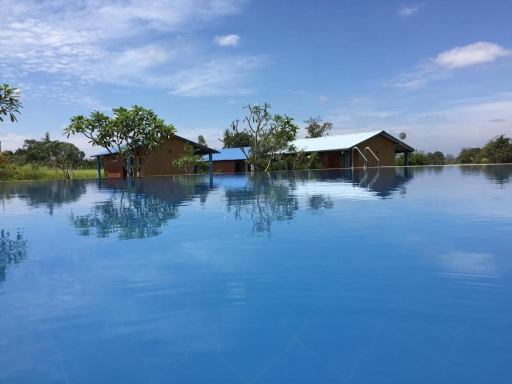 Rho Sigiriya Lake Edge Retreat Kibissa エクステリア 写真